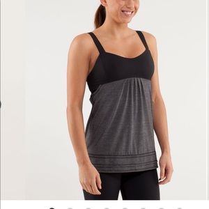 Lululemon run:back on track tank, black, sz6, EUC